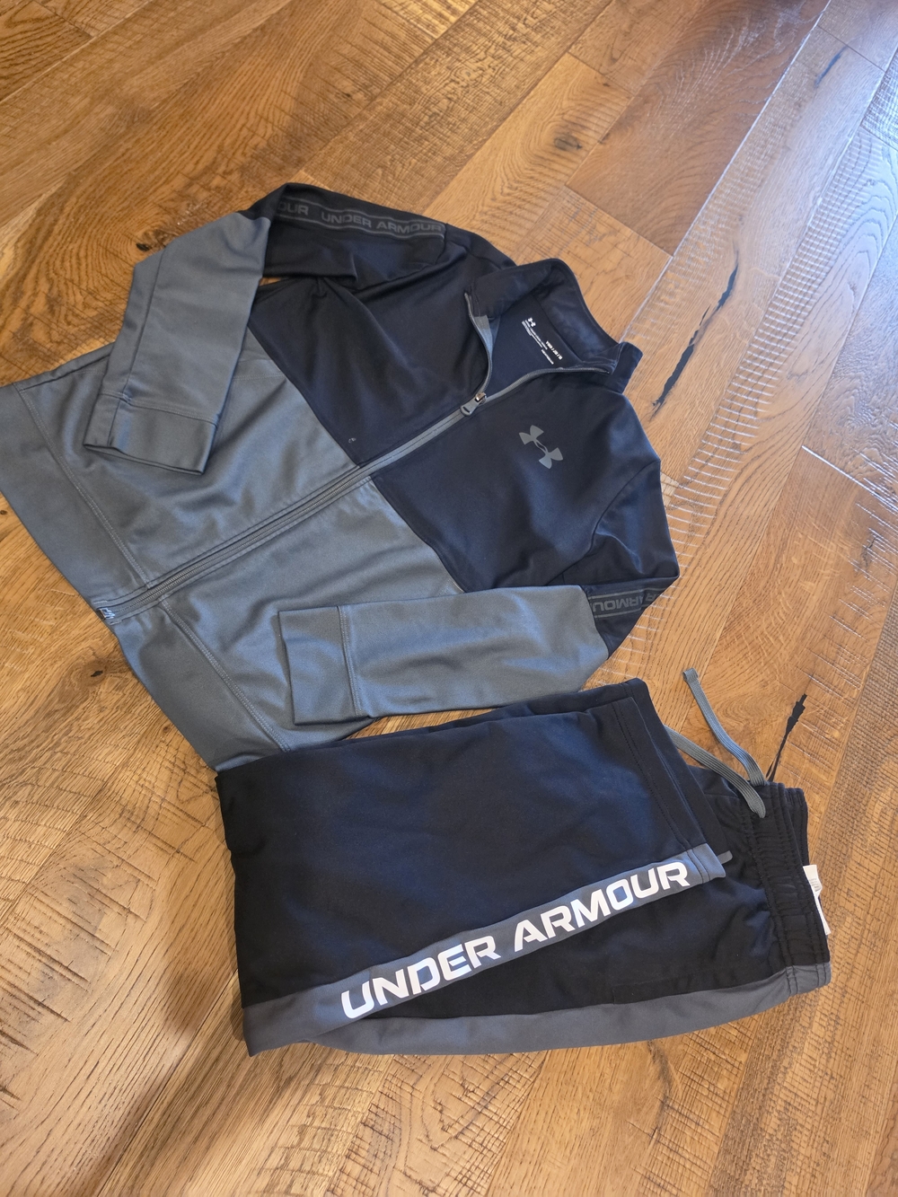 Under Armour Men’s Two-Tone Black & Gray Full-Zip Jacket